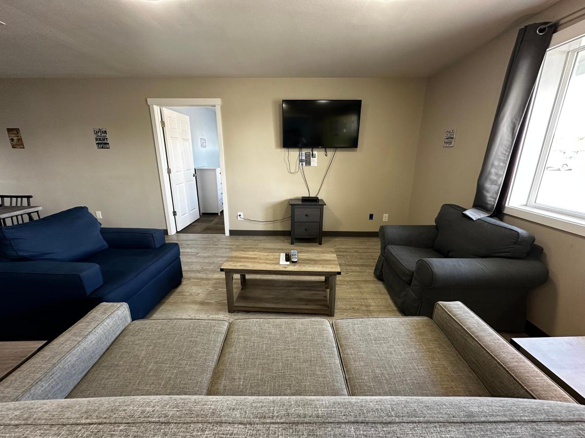 לונג ביץ' Coastal Inn And Suites מראה חיצוני תמונה