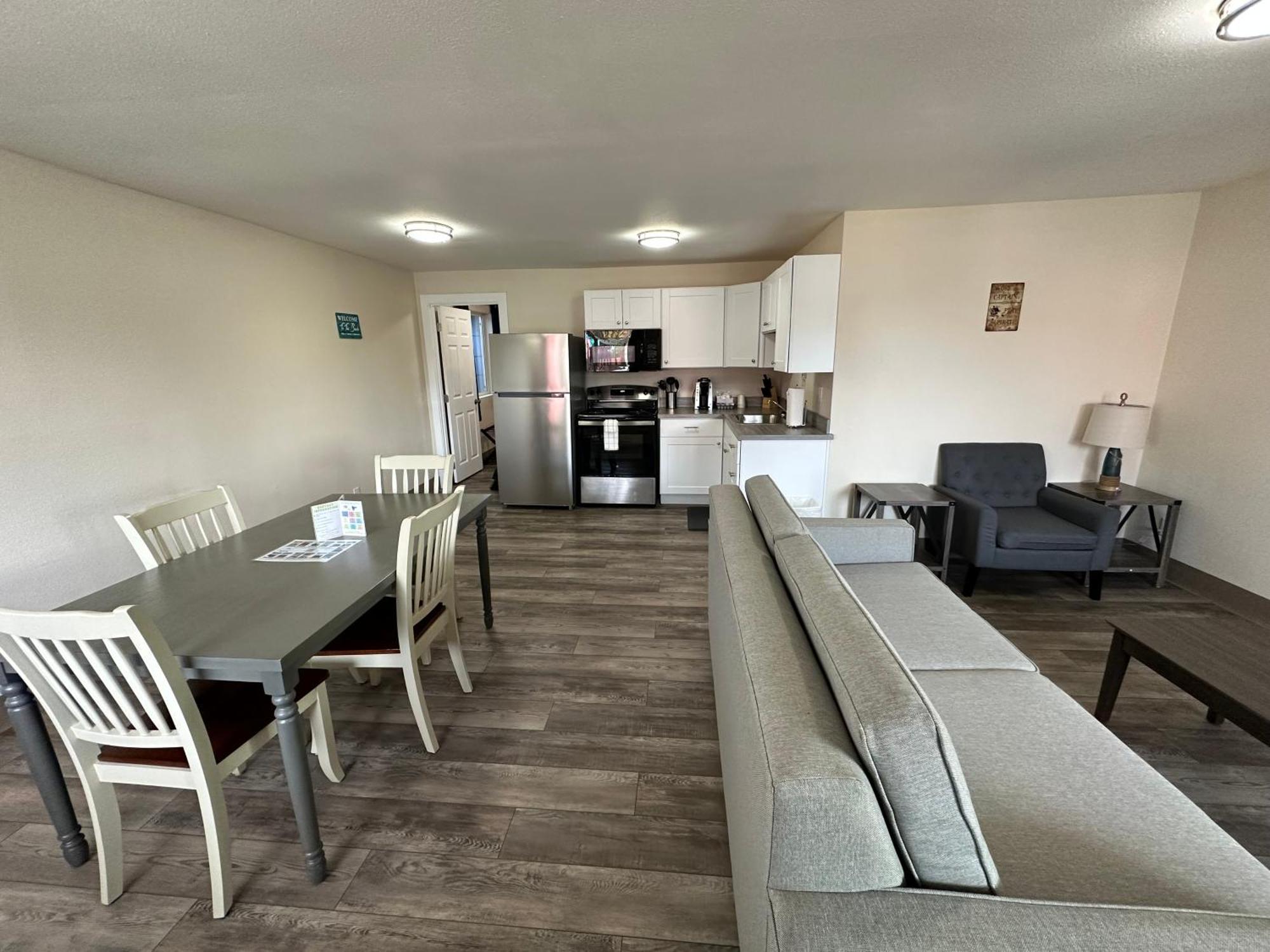 לונג ביץ' Coastal Inn And Suites מראה חיצוני תמונה