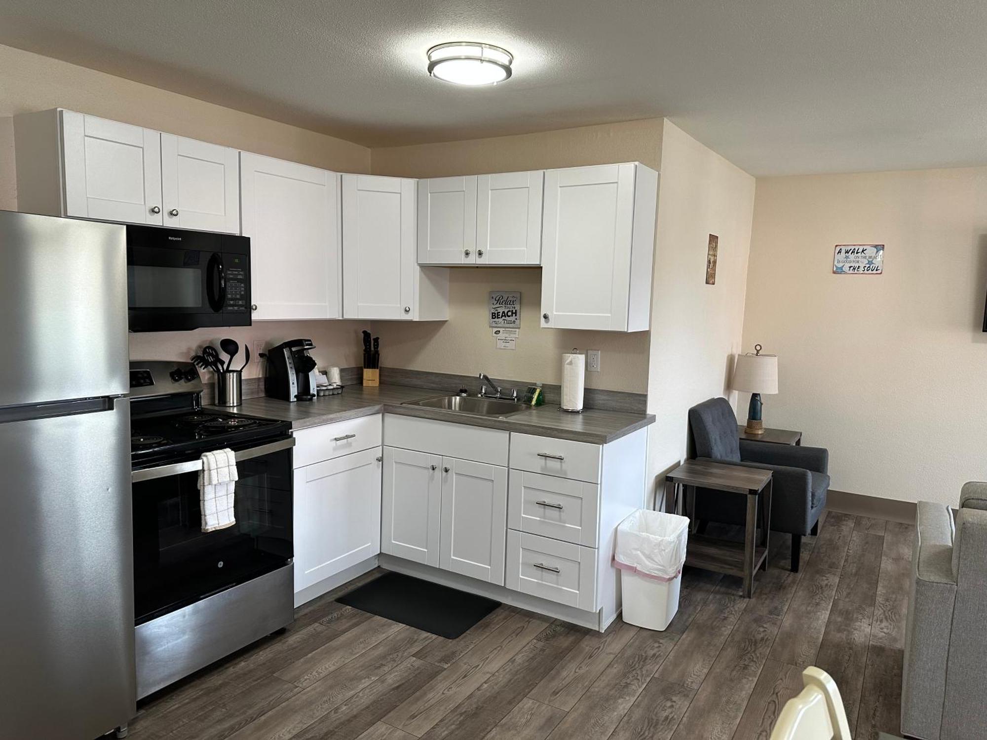לונג ביץ' Coastal Inn And Suites חדר תמונה