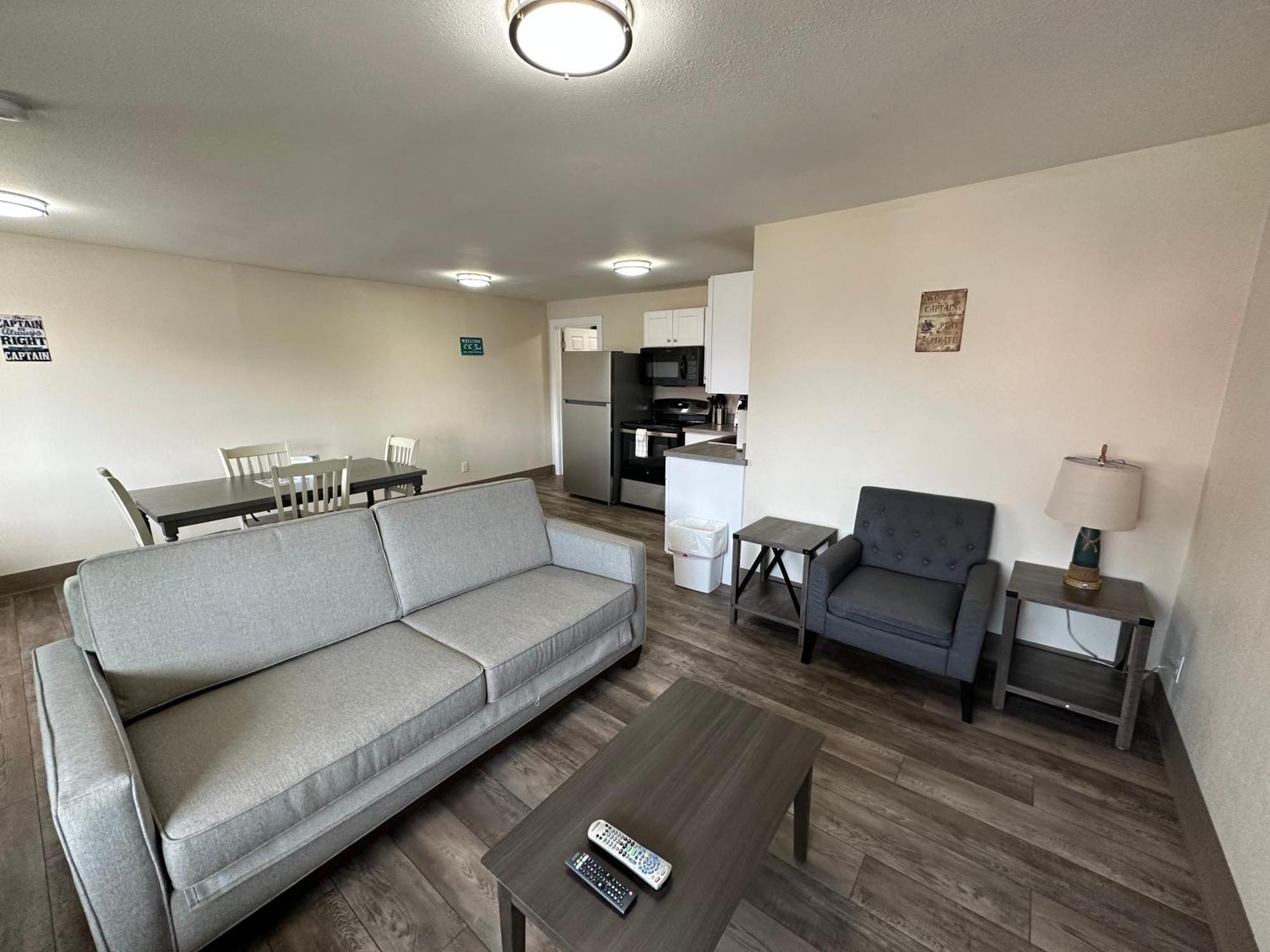 לונג ביץ' Coastal Inn And Suites מראה חיצוני תמונה