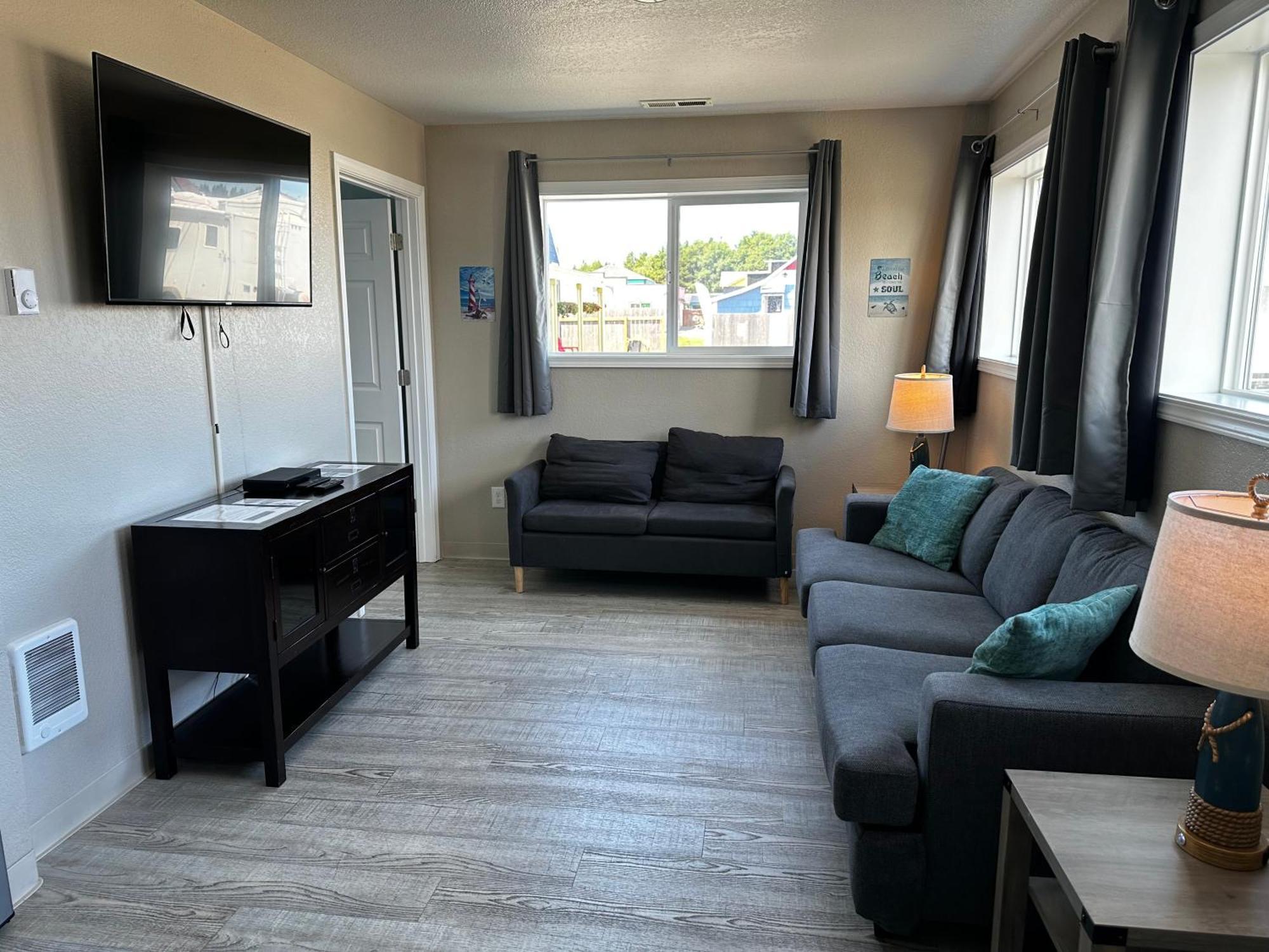 לונג ביץ' Coastal Inn And Suites חדר תמונה