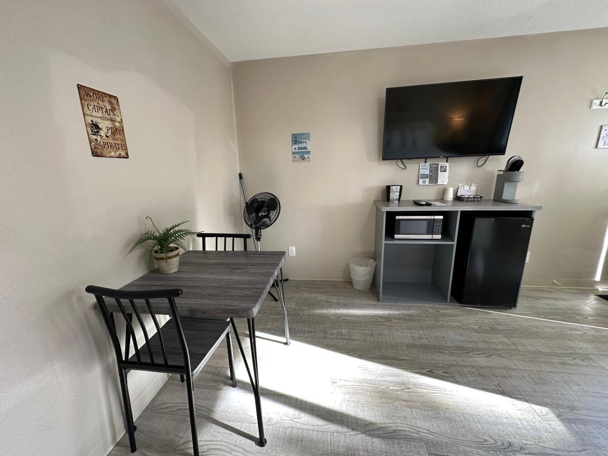 לונג ביץ' Coastal Inn And Suites מראה חיצוני תמונה