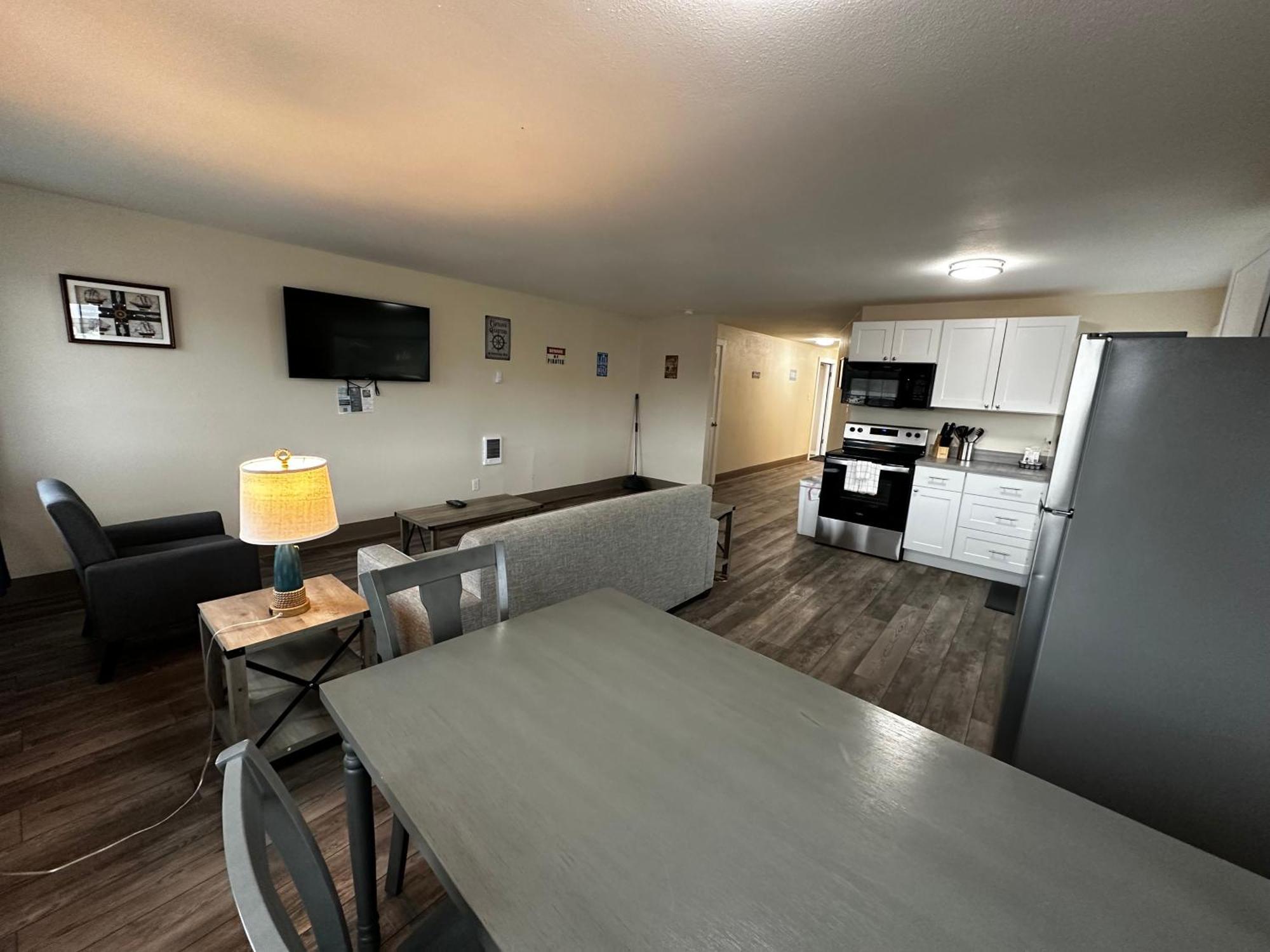 לונג ביץ' Coastal Inn And Suites מראה חיצוני תמונה